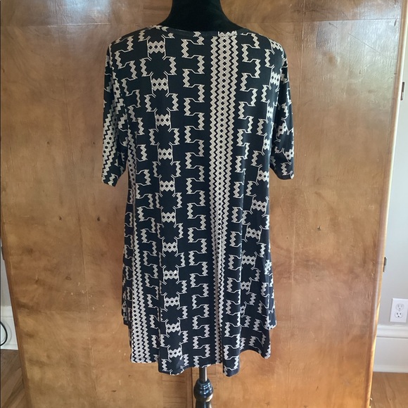 LuLaRoe Side Slit Top - Picture 4 of 8